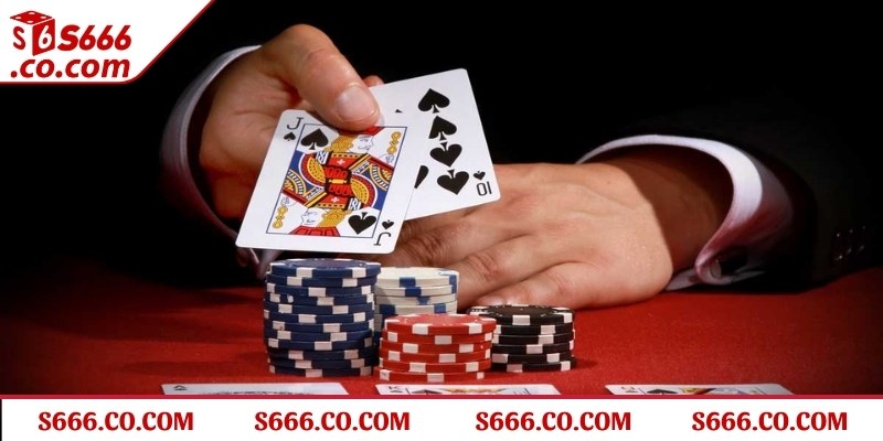 Poker là trò bài thu hút người chơi nhờ sự đan xen giữa vận may và tư duy 